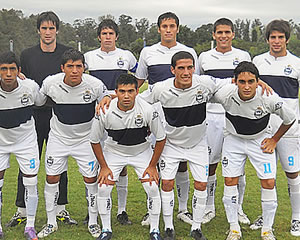 LLEGA AFILADO AL CLASICO