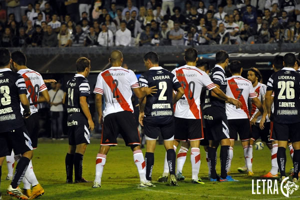 GIMNASIA-RIVER EN COPAS