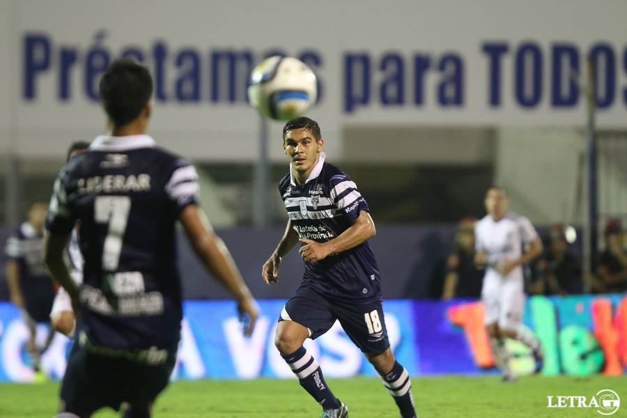 SE FUE ROJAS