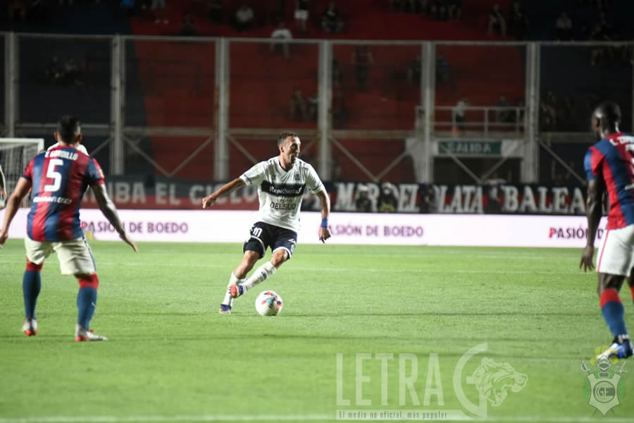 LA PELOTA SIEMPRE AL DIEZ