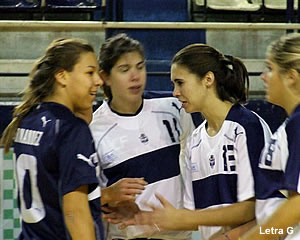 LAS LOBAS VAN DE PUNTO