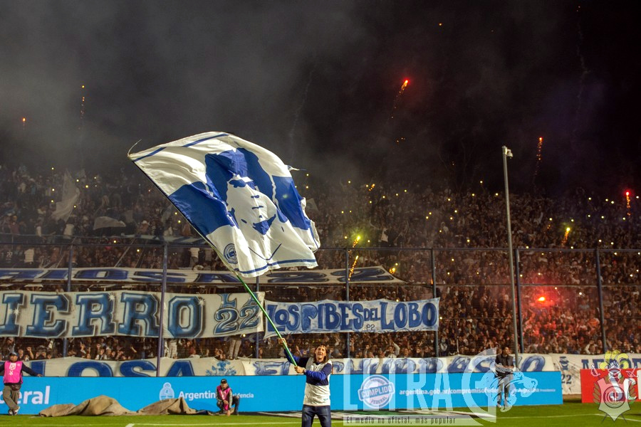 EL SHOW CONTINÚA