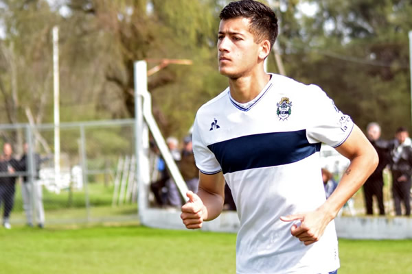 Tomás Fernández, nuevo profesional tripero