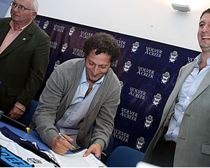 <big>HAY PEDRO TROGLIO POR UN AÑO MÁS</big>