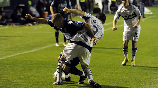 VS INDEPENDIENTE RIVADAVIA